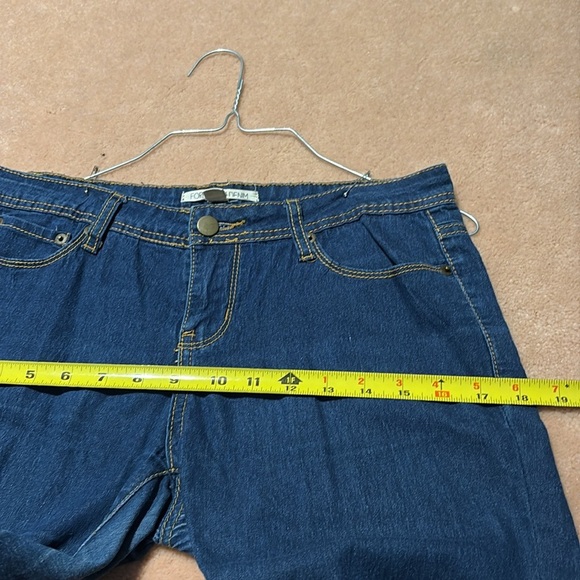 Forever 21 Ladies/Teens Soft Denim Jeggings. Size 27 - Picture 7 of 9